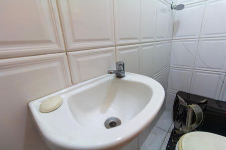 Casa à venda com 300m², 2 quartos e 2 vagas Casa à venda com 300m², 2 quartos e 2 vagasLavabo 1