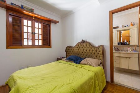 Casa à venda com 300m², 2 quartos e 2 vagas Casa à venda com 300m², 2 quartos e 2 vagasQuarto 1