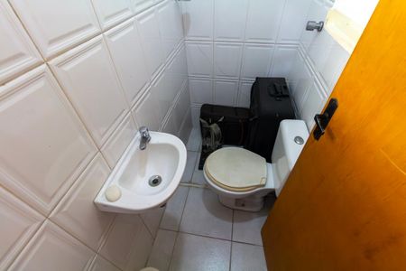 Casa à venda com 300m², 2 quartos e 2 vagas Casa à venda com 300m², 2 quartos e 2 vagasLavabo 1