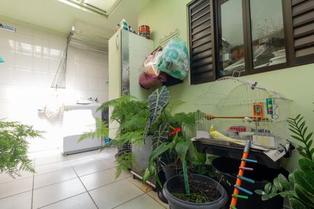 Casa à venda com 300m², 2 quartos e 2 vagas Casa à venda com 300m², 2 quartos e 2 vagasÁrea de Serviço