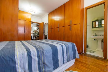 Casa à venda com 300m², 2 quartos e 2 vagas Casa à venda com 300m², 2 quartos e 2 vagasQuarto 2