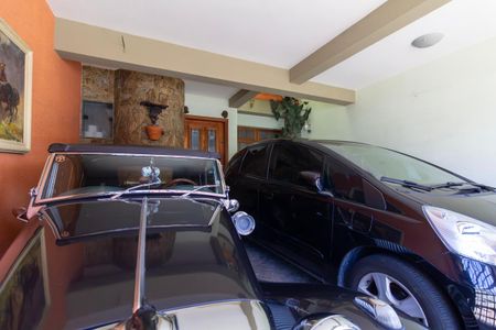 Casa à venda com 300m², 2 quartos e 2 vagas Casa à venda com 300m², 2 quartos e 2 vagasGaragem