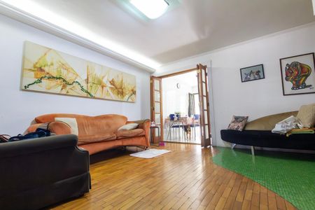 Casa à venda com 300m², 2 quartos e 2 vagas Casa à venda com 300m², 2 quartos e 2 vagasSala