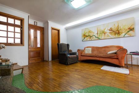 Casa à venda com 300m², 2 quartos e 2 vagas Casa à venda com 300m², 2 quartos e 2 vagasSala
