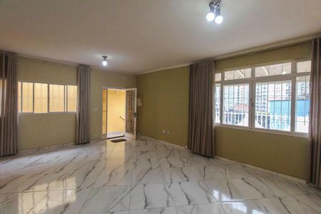 Casa à venda com 4 quartos, 256m² em Jardim Santa Teresinha, São Paulo