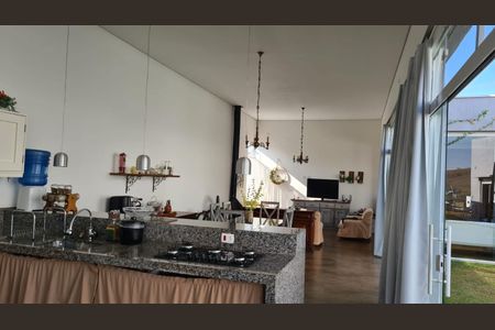 Casa de condomínio para alugar com 215m², 4 quartos e 6 vagasCozinha