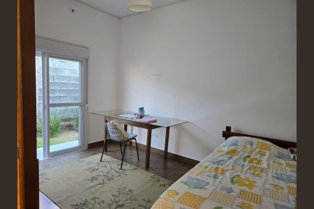 Casa de condomínio para alugar com 215m², 4 quartos e 6 vagasQuarto