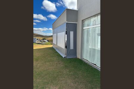 Casa de condomínio para alugar com 215m², 4 quartos e 6 vagasÁrea externa