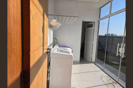 Casa de condomínio para alugar com 215m², 4 quartos e 6 vagasÁrea de serviço