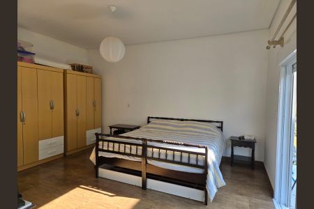 Casa de condomínio para alugar com 215m², 4 quartos e 6 vagasQuarto