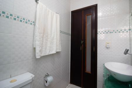 Casa à venda com 203m², 3 quartos e 2 vagas Casa à venda com 203m², 3 quartos e 2 vagasBanheiro 2