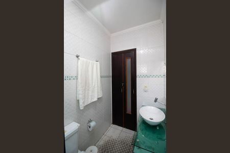 Casa à venda com 203m², 3 quartos e 2 vagas Casa à venda com 203m², 3 quartos e 2 vagasBanheiro 2