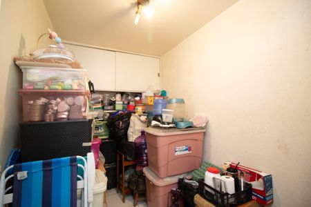 Casa à venda com 203m², 3 quartos e 2 vagas Casa à venda com 203m², 3 quartos e 2 vagasQuarto de Serviço