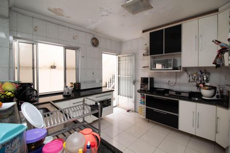 Casa à venda com 203m², 3 quartos e 2 vagas Casa à venda com 203m², 3 quartos e 2 vagasCozinha - Armários