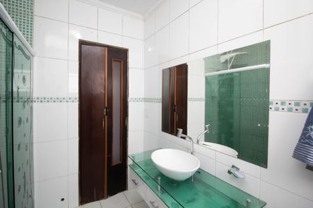 Casa à venda com 203m², 3 quartos e 2 vagas Casa à venda com 203m², 3 quartos e 2 vagasBanheiro 1