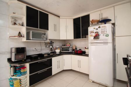Casa à venda com 203m², 3 quartos e 2 vagas Casa à venda com 203m², 3 quartos e 2 vagasCozinha - Armários