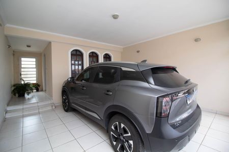Casa à venda com 203m², 3 quartos e 2 vagas Casa à venda com 203m², 3 quartos e 2 vagasGaragem