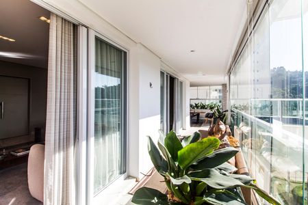 Apartamento à venda com 284m², 3 quartos e 5 vagas Apartamento à venda com 284m², 3 quartos e 5 vagasVaranda