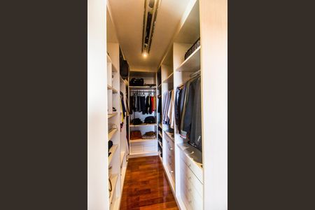 Apartamento à venda com 284m², 3 quartos e 5 vagas Apartamento à venda com 284m², 3 quartos e 5 vagasCloset da suíte
