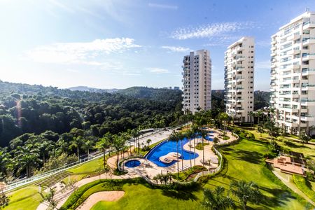 Apartamento à venda com 284m², 3 quartos e 5 vagas Apartamento à venda com 284m², 3 quartos e 5 vagasVista