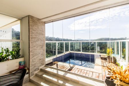 Apartamento à venda com 284m², 3 quartos e 5 vagas Apartamento à venda com 284m², 3 quartos e 5 vagasPiscina