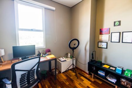 Apartamento à venda com 284m², 3 quartos e 5 vagas Apartamento à venda com 284m², 3 quartos e 5 vagasEscritório