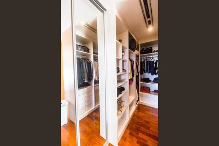 Apartamento à venda com 284m², 3 quartos e 5 vagas Apartamento à venda com 284m², 3 quartos e 5 vagasCloset da suíte