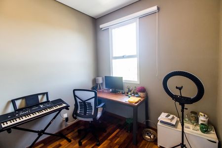 Apartamento à venda com 284m², 3 quartos e 5 vagas Apartamento à venda com 284m², 3 quartos e 5 vagasEscritório
