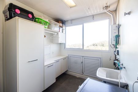 Apartamento à venda com 284m², 3 quartos e 5 vagas Apartamento à venda com 284m², 3 quartos e 5 vagasÁrea de Serviço
