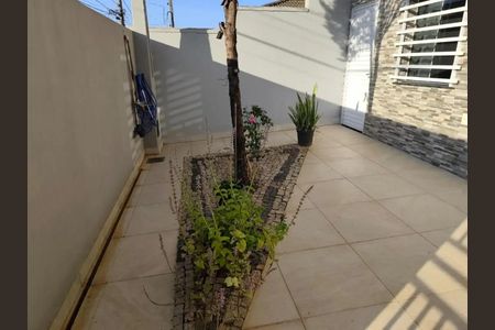 Casa à venda com 151m², 3 quartos e 3 vagas Casa à venda com 151m², 3 quartos e 3 vagasFoto 03
