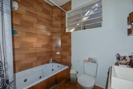 Casa à venda com 300m², 3 quartos e 3 vagasBanheiro da Suíte