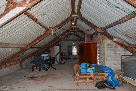Casa à venda com 300m², 3 quartos e 3 vagassótão