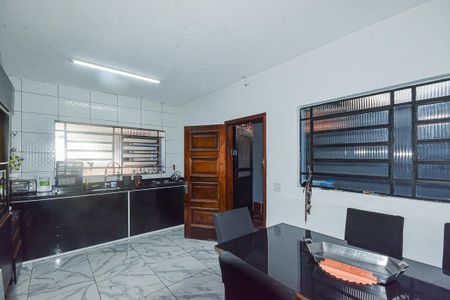 Casa à venda com 300m², 3 quartos e 3 vagasCozinha
