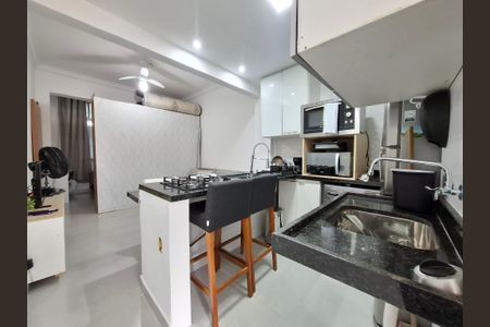 Cozinha  de apartamento para alugar com 1 quarto, 30m² em Botafogo, Rio de Janeiro