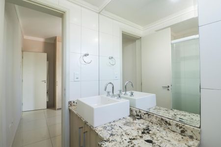 Apartamento à venda com 78m², 3 quartos e 2 vagasBanheiro da Suíte