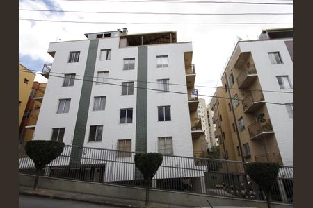 Apartamento para alugar com 85m², 2 quartos e 2 vagasFachada