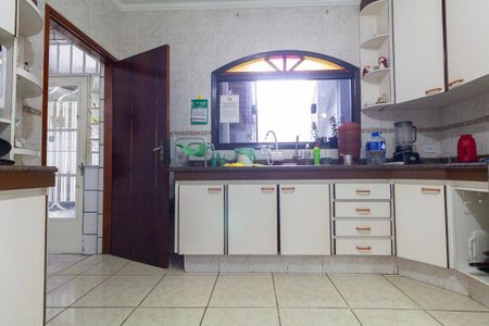 Casa à venda com 200m², 2 quartos e 2 vagasCozinha