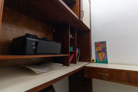 Casa à venda com 200m², 2 quartos e 2 vagasEscritório