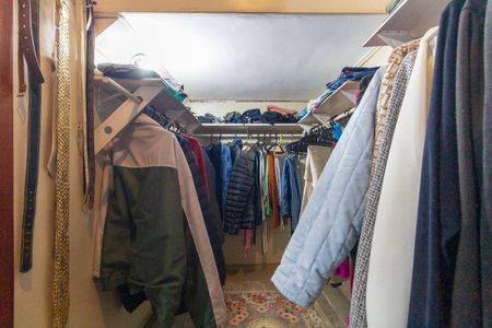 Casa à venda com 200m², 2 quartos e 2 vagasCloset