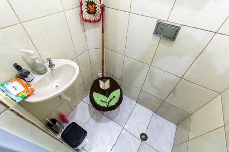 Casa à venda com 200m², 2 quartos e 2 vagasLavabo