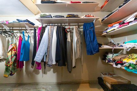 Casa à venda com 200m², 2 quartos e 2 vagasCloset