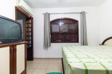 Quarto 1 de casa à venda com 2 quartos, 200m² em Burgo Paulista, São Paulo