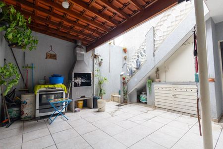 Casa à venda com 200m², 2 quartos e 2 vagasQuintal