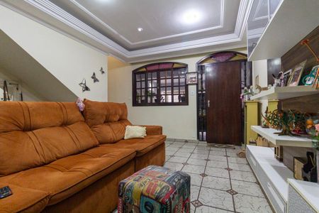 Casa à venda com 200m², 2 quartos e 2 vagasSala