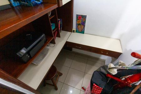 Casa à venda com 200m², 2 quartos e 2 vagasEscritório