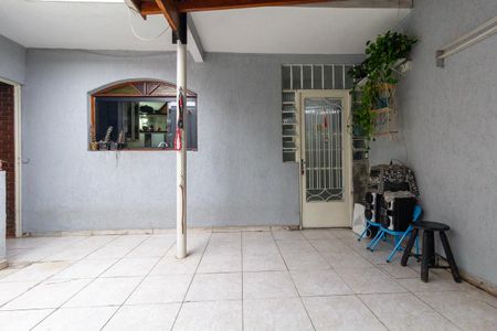Casa à venda com 200m², 2 quartos e 2 vagasQuintal