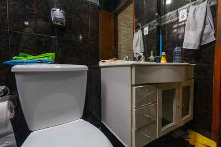 Casa à venda com 200m², 2 quartos e 2 vagasBanheiro