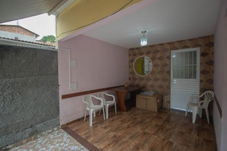 Casa para alugar com 80m², 2 quartos e 2 vagasVaranda