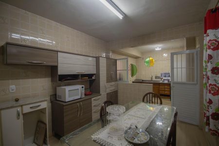 Casa para alugar com 80m², 2 quartos e 2 vagasCozinha