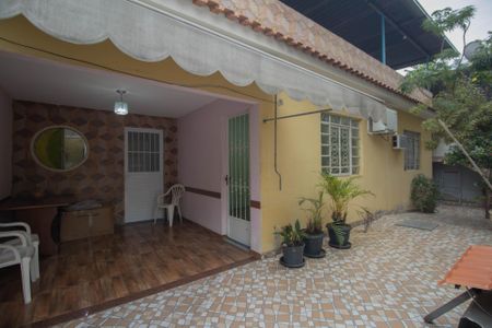 Casa para alugar com 80m², 2 quartos e 2 vagasVaranda